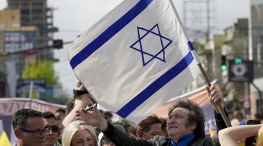 Argentina Estalla: Crisis Social y la Polémica del Viaje de Milei a Reunirse con Netanyahu