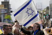 Argentina Estalla: Crisis Social y la Polémica del Viaje de Milei a Reunirse con Netanyahu