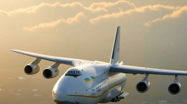 El avión ucraniano modernizado "Ruslan", un An-124-100