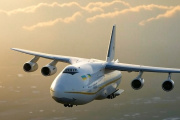 El avión ucraniano modernizado "Ruslan", un An-124-100