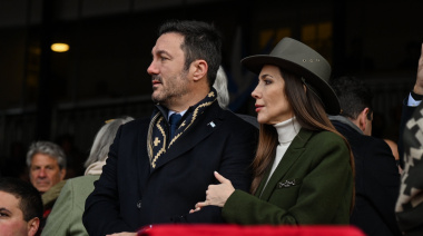 Los Disfraces de Luis Petri: Un Ministro al Estilo Coldplay en Cada Ocasión