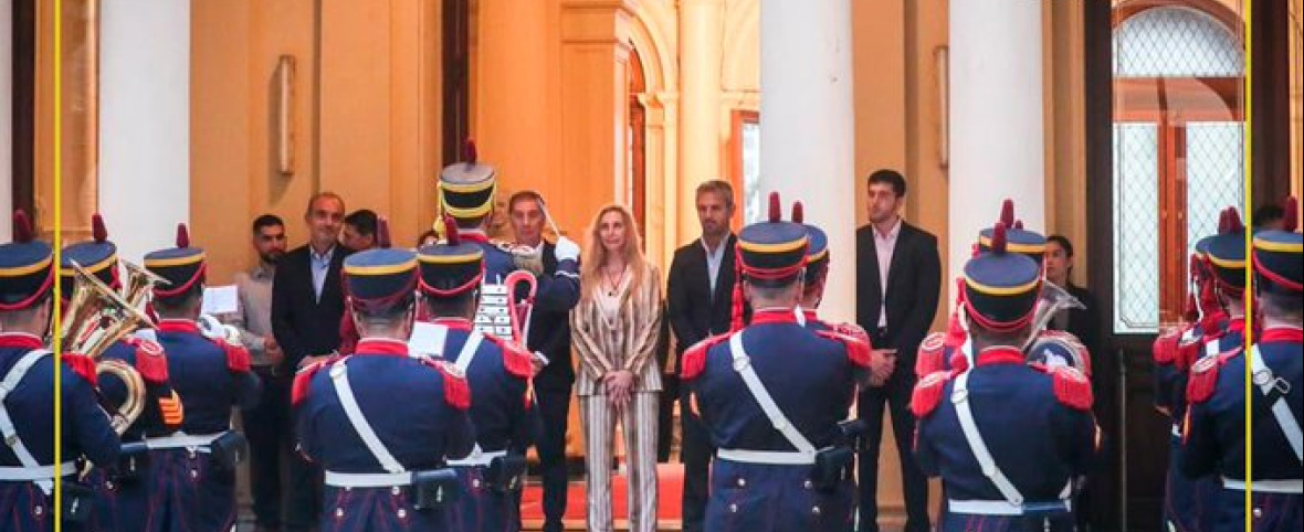 Donde lo simbólico y lo personal tienden a confundirse con lo institucional