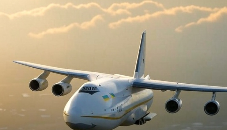 El avión ucraniano modernizado "Ruslan", un An-124-100