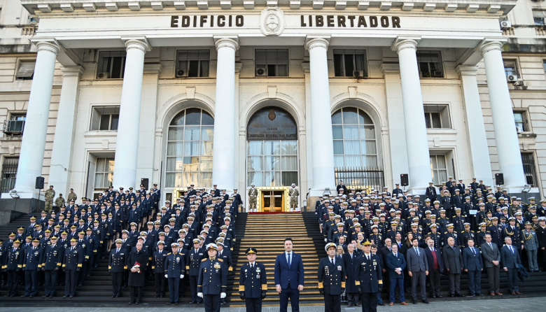 Salarios indignos, sistema de salud colapsado, material obsoleto y ajuste por sobre la Defensa