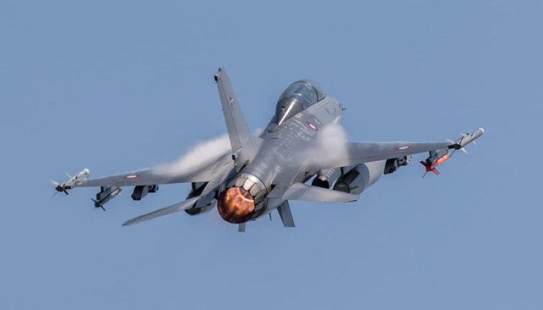 ¿Chile No Puede Volar sus F-16 por Falta de Presupuesto? Un Mito Argentino que No Aguanta el Vuelo