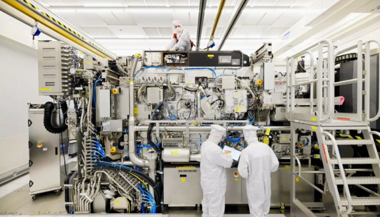 China rompe el monopolio: Construye prototipo de máquina EUV para chips avanzados, desafiando a ASML