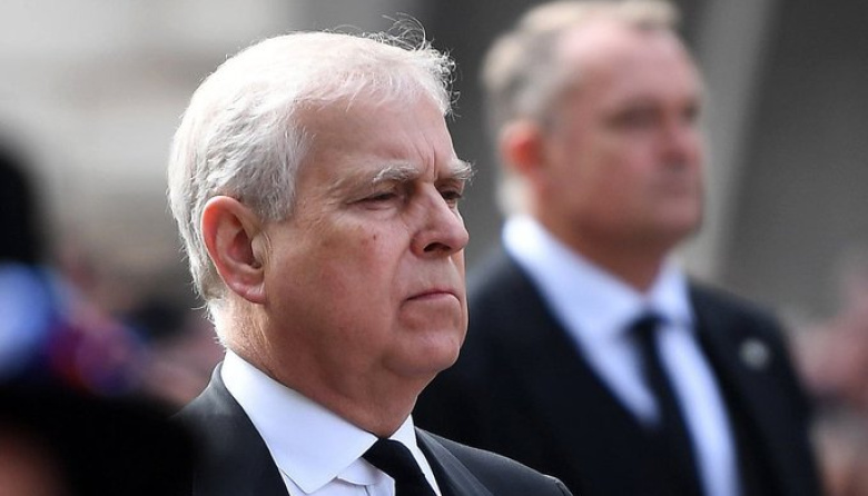 ¡NADIE TIENE CORONA! Treinta años después, detienen en Inglaterra al príncipe Andrés por los abusos a menores junto a Epstein