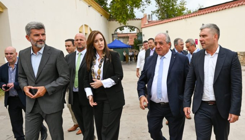 Victoria Villarruel ironiza contra Adorni y la “casta” que no se ajusta: “El ajuste lo paga la política, jaja”