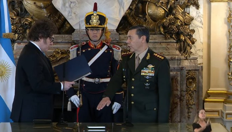 Presti como Ministro de Defensa está poniendo en juego la credibilidad de las Fuerzas Armadas