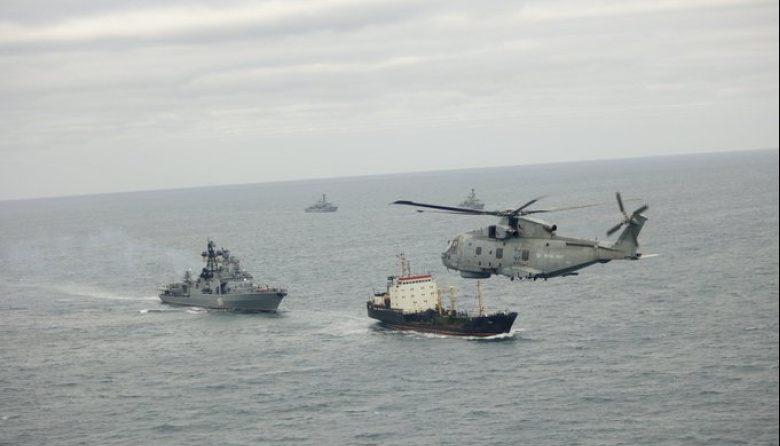 Mientras Starmer y Healey vigilan submarinos espía cerca de cables críticos