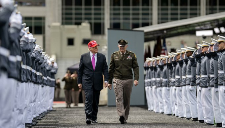 Resiste enviar tropas a Kharg Island por temor a  numerosas bajas estadounidenses