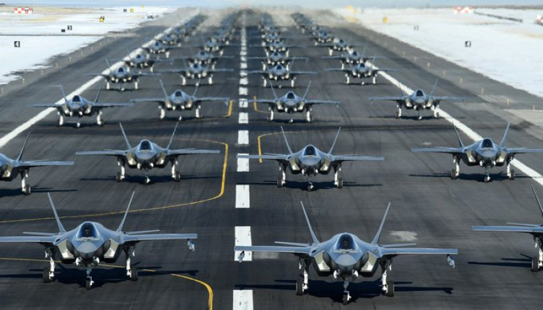 Estados Unidos acelera su repliegue militar en Europa: Menos aviones, menos buques y menos apoyo aéreo para la OTAN