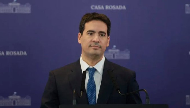 Malvinas y el "país bananero": la claudicación geopolítica desde el atril oficial