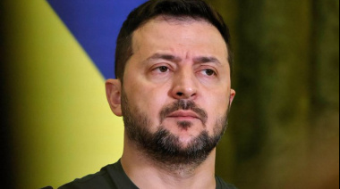 Zelenski, emitió una advertencia a los líderes mundiales que planean asistir al desfile del Día de la Victoria en Moscú