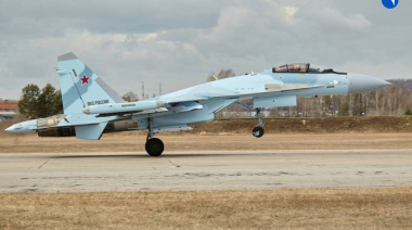La Corporación Aeronáutica Unida (UAC), filial de Rostec, entregó un nuevo lote de aviones de combate multifunción Su-35S al Ministerio de Defensa ruso