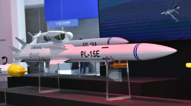 Un misil PL-15, disparado desde 200 kilómetros de distancia, alcanzó un Rafale con precisión letal proviene de un contexto reciente de hostilidades entre India y Pakistán