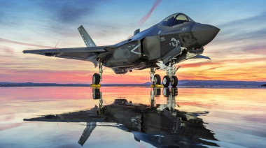 Trump, anunció su interés en desarrollar una versión bimotor del caza furtivo F-35 Joint Strike Fighter, al que denominó "F-55"