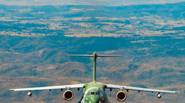 formación táctica de 4 KC/C-390 Millennium de la Fuerza Aerea Brasilera