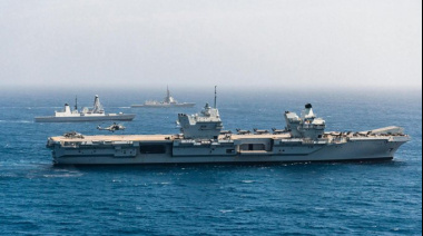 Modernización de los portaaviones clase Queen Elizabeth: Misiles de largo alcance y sistemas aéreos no tripulados