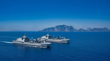 Italia va por un tercer buque de apoyo logístico