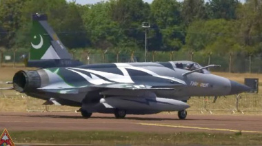 Un JF-17 Block III de la Fuerza Aérea de Pakistán (PAF) ha sido exhibido en el Royal International Air Tattoo (RIAT) 2025