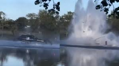 Un helicóptero que combatía un incendio forestal se estrelló en un lago mientras intentaba recoger agua