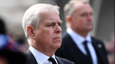 ¡NADIE TIENE CORONA! Treinta años después, detienen en Inglaterra al príncipe Andrés por los abusos a menores junto a Epstein
