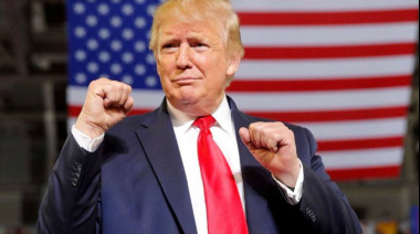 Trump: "En las últimas horas hemos atacado y destruido por completo 10 barcos o buques minadores iraníes. Seguiremos atacando más"