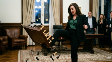 Victoria Villarruel patea el tablero