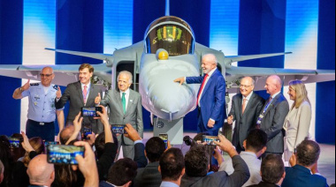 Brasil marca un hito histórico: presenta el primer Gripen ensamblado localmente