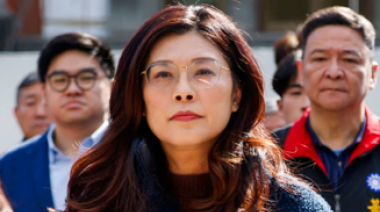 Líder pro-china del KMT pide reducir la presencia militar estadounidense en Asia Oriental