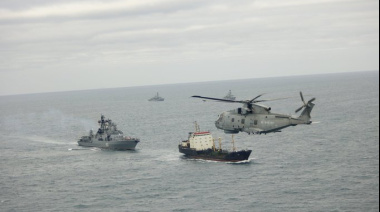 Mientras Starmer y Healey vigilan submarinos espía cerca de cables críticos