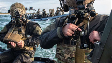 La Armada se prepara para abordar y secuestrar petroleros iraníes en alta mar