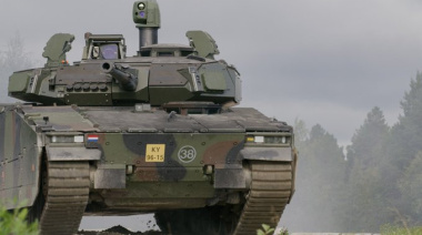Cancela la compra de 500 millones de euros en vehículos CV90 y apuesta todo por drones y defensa antiaérea
