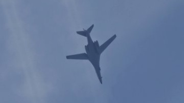 Bombarderos B-1 y B-52 intensifican entrenamientos en RAF Fairford mientras el alto el fuego con Irán se mantiene en vilo