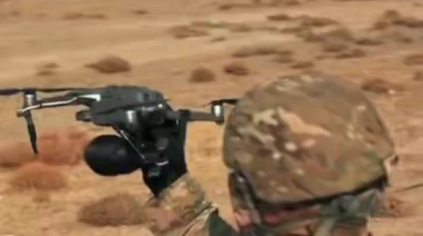 Experimentación con drones capaces de lanzar cargas explosivas