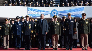 “El Silencio de Presti: El Ministro de Defensa Guardó Silencio ante el Fuerte Reclamo de la Armada Argentina”
