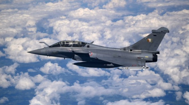 Francia busca salvar el Rafale F5 con capital árabe tras el fracaso del FCAS