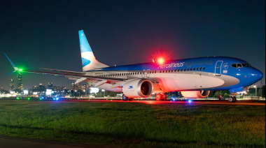 El Boeing 737 MAX 8 de Aerolíneas Argentinas ya vuela hacia Venezuela con asistencia crítica