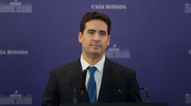 Malvinas y el "país bananero": la claudicación geopolítica desde el atril oficial