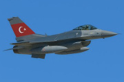 Aviones de combate turcos ingresaron al espacio aéreo sirio y emitieron advertencias a aviones israelíes