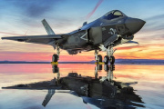 Trump, anunció su interés en desarrollar una versión bimotor del caza furtivo F-35 Joint Strike Fighter, al que denominó "F-55"