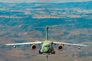 formación táctica de 4 KC/C-390 Millennium de la Fuerza Aerea Brasilera