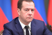 Dmitry Medvedev: "Los 55.000 Residentes de Groenlandia Podrían Votar para Unirse a Rusia, y Entonces Todo Habría Terminado"