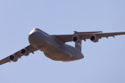 El gigante que no quiere morir: La USAF mantendrá los C-5 Galaxy volando hasta 2050… y eso es un problema
