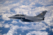 Francia busca salvar el Rafale F5 con capital árabe tras el fracaso del FCAS
