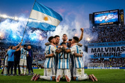 La Leyenda del Corazón Indomable: El Día que el Fútbol Lloró de Orgullo y Malvinas Volvió a Latir