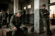 La paradoja del uniforme: complacencia, desmantelamiento y la condena a las Fuerzas Armadas