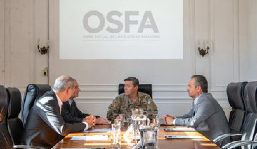 El Nuevo Ministro de Defensa: De "Zaraza" a Fiel Discípulo de Petri, Vendiendo Humo en Uniforme