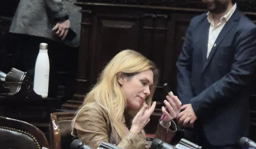 La insólita defensa de Lilia Lemoine a Adorni: involucró a Delcy Rodríguez en el escándalo del jet privado